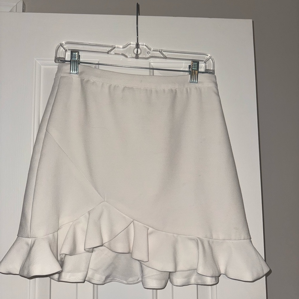 DO+BE White Ruffle Mini Skirt